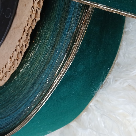 GREEN VELVET HOLIDAY RIBBON - Picture 4 of 7